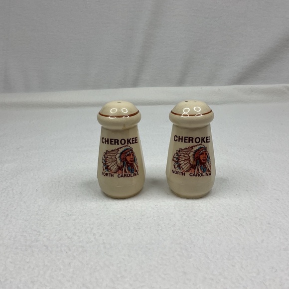 Vintage Cherokee Indian Salt & Pepper - Picture 6 of 6